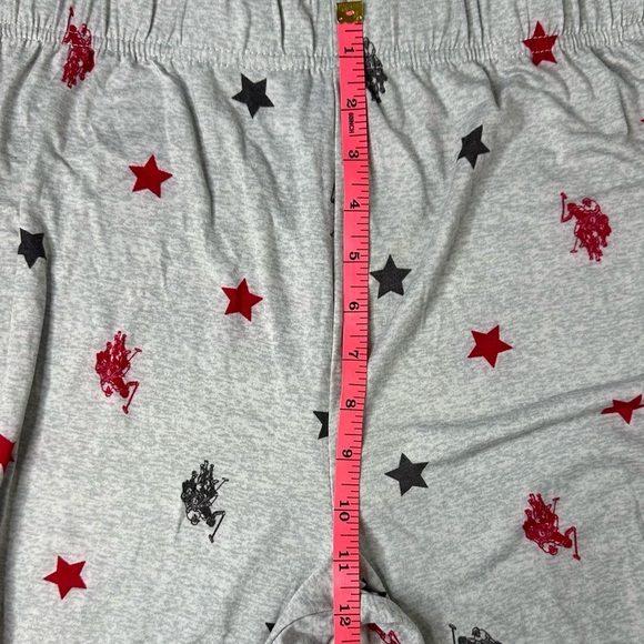 Bundle: Polo Ralph Lauren b-neck Tshirt and Polo assn sleep pants. Size XL - Picture 6 of 9